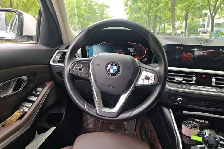 Used BMW 3 Series 2020 325Li First Edition Steering Wheel