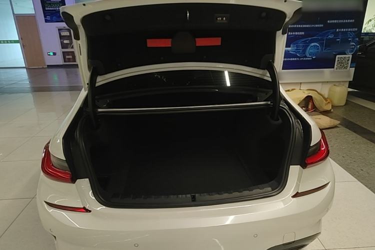 Used BMW 3 Series 2020 Facelifted 325i M Sport Package Trunk