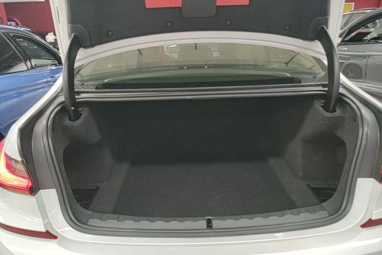 Used BMW 3 Series 2020 325Li xDrive M Sport Package Trunk