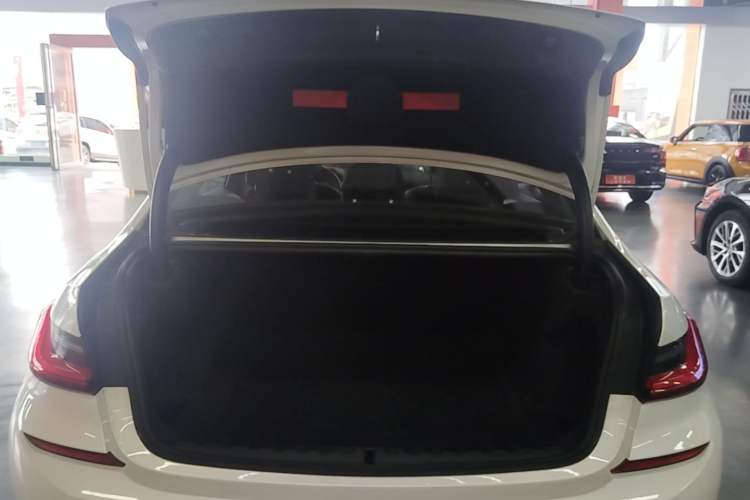 Used BMW 3 Series 2020 Restyled 325Li M Sport Package Trunk