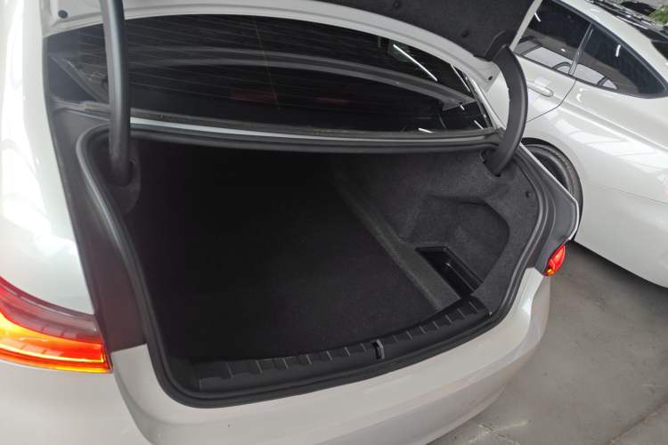 Used BMW 3 Series 2020 325Li First Edition Trunk