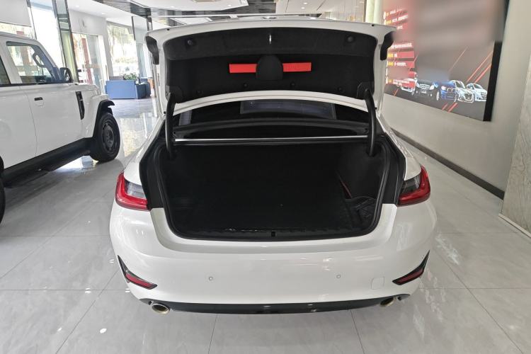 Used BMW 3 Series 2020 320i Sport Package Trunk