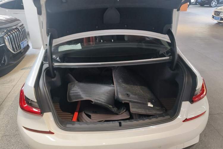 Used BMW 3 Series 2020 320Li M Sport Package Trunk