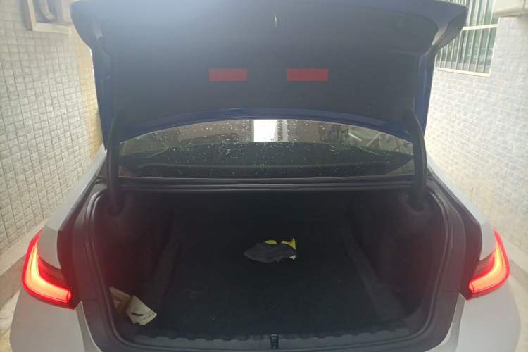 Used BMW 3 Series 2020 325i M Sport Night Edition package Trunk