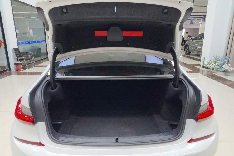 Used BMW 3 Series 2020 Restyled 325Li M Sport Package Trunk