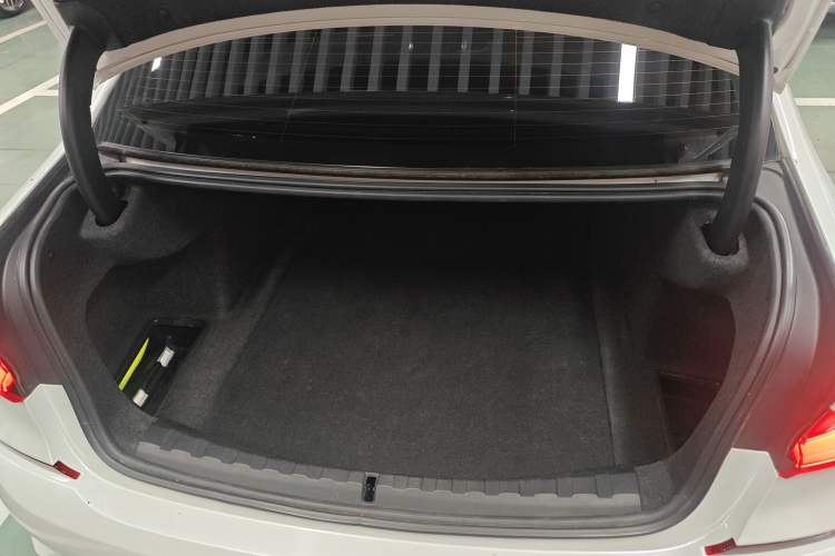 Used BMW 3 Series 2020 325Li M Sport Package Trunk
