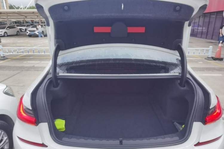 Used BMW 3 Series 2020 320Li M Sport Package Trunk