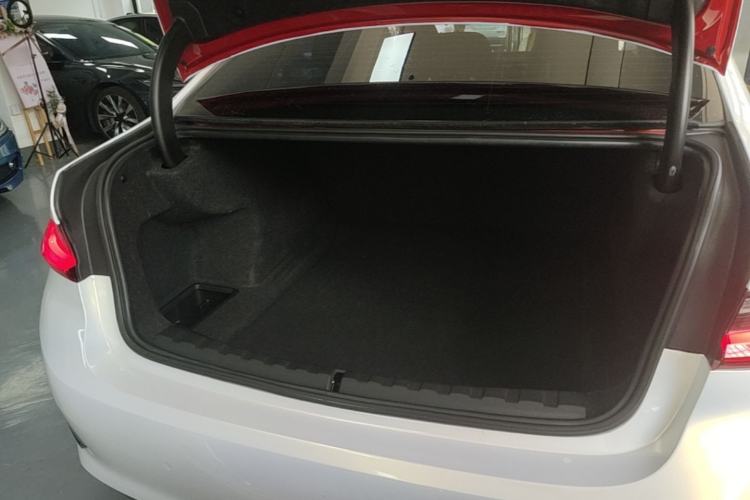 Used BMW 3 Series 2020 325Li First Edition Trunk