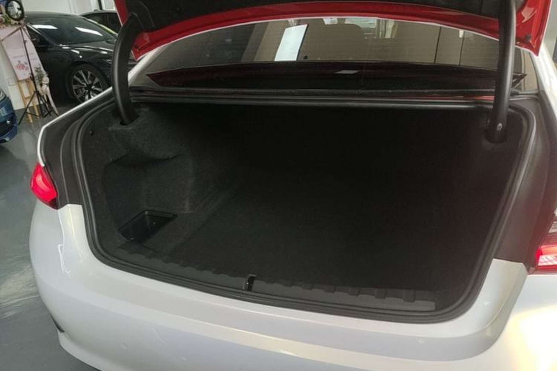 Used BMW 3 Series 2020 325Li First Edition Trunk