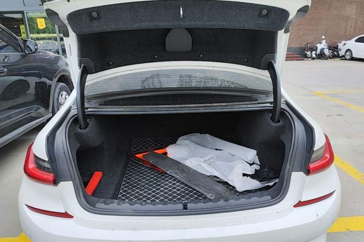 Used BMW 3 Series 2020 325Li M Sport Night Edition Package Trunk