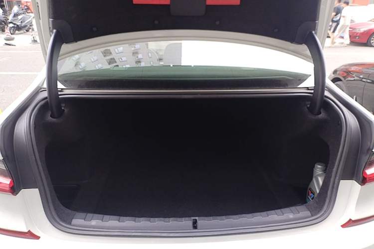 Used BMW 3 Series 2020 Restyled 325Li M Sport Package Trunk