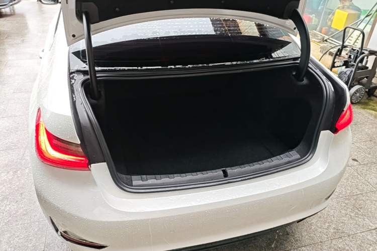 Used BMW 3 Series 2020 325Li First Edition Trunk