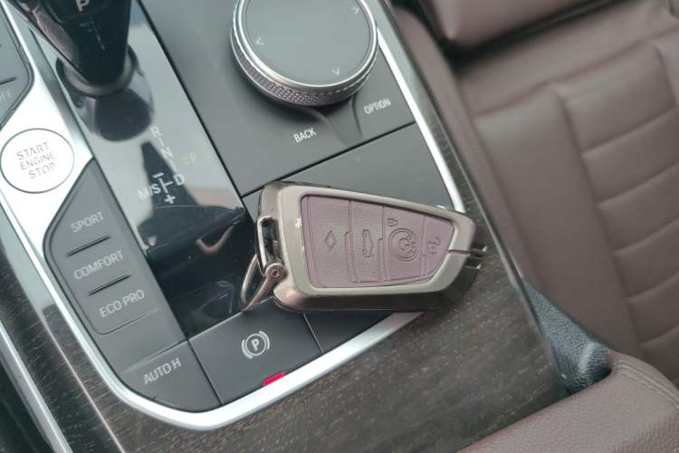 Used BMW 3 Series 2020 Facelift 325Li First Edition Vehicle Key
