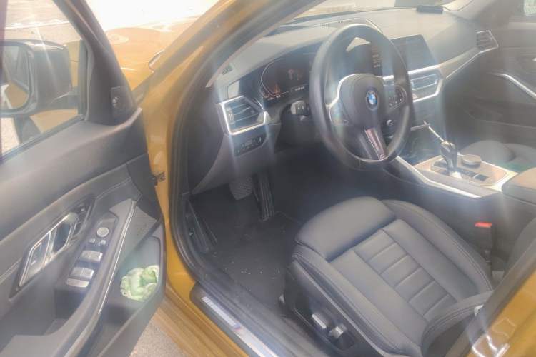 Used BMW 3 Series 2020 330i M Sport Night Edition Driver Seat