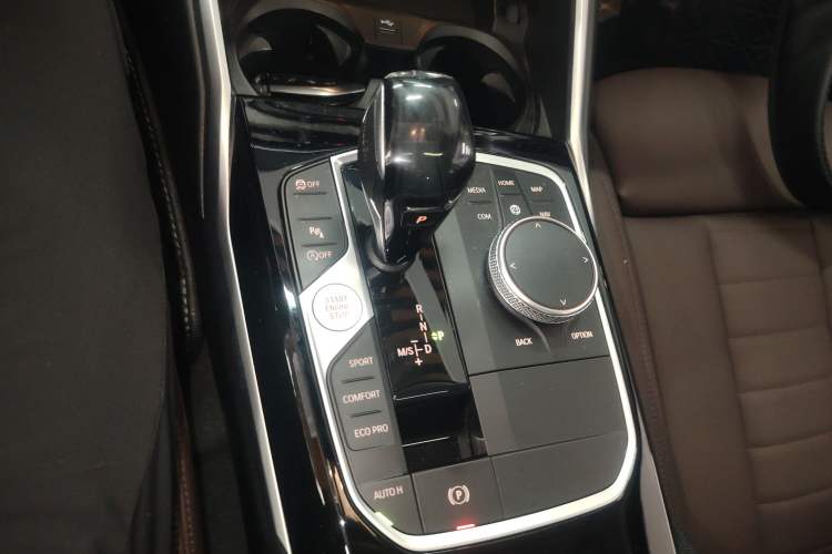 Used BMW 3 Series 2020 325Li First Edition Gear Lever