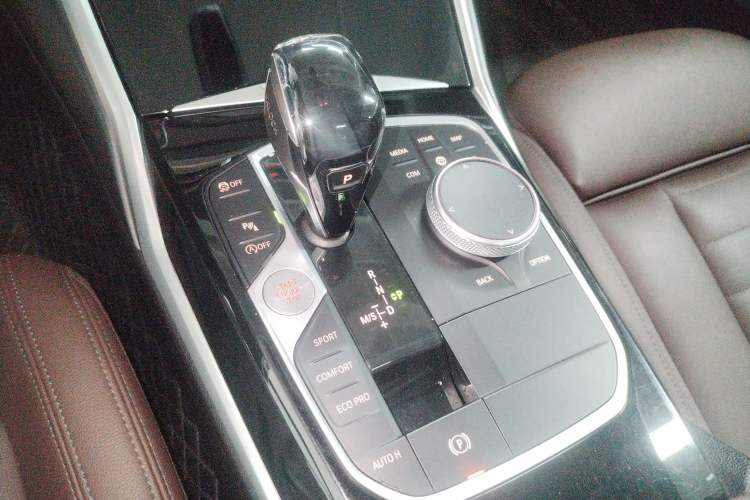 Used BMW 3 Series 2020 325Li First Edition Gear Lever