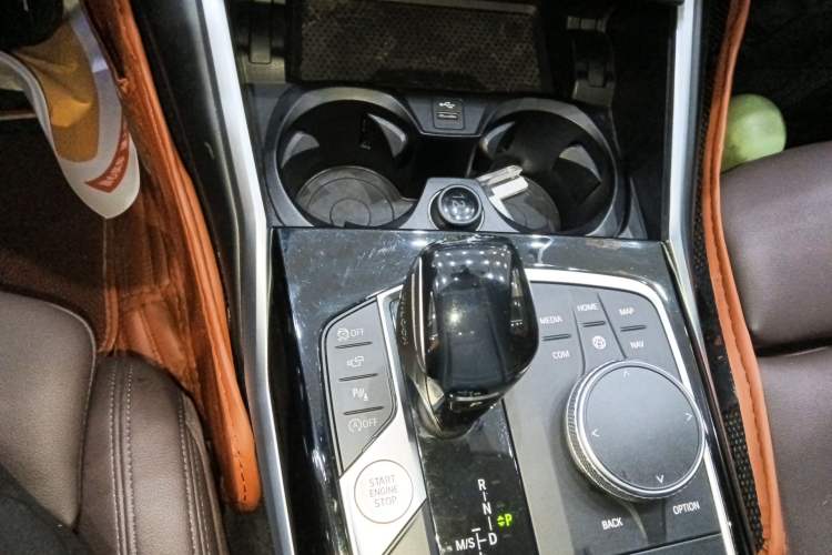 Used BMW 3 Series 2020 325Li First Edition Gear Lever