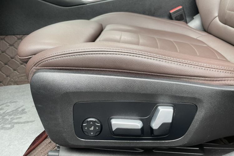 Used BMW 3 Series 2020 325Li M Sport Package Interior 11