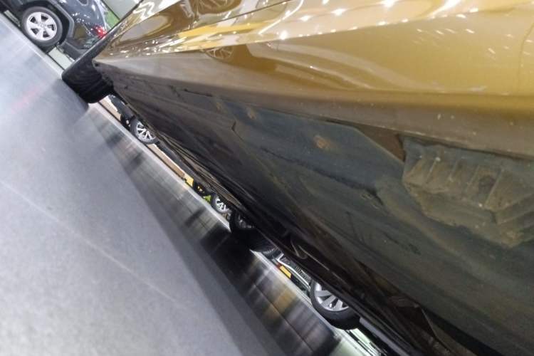 Used BMW 3 Series 2020 325Li First Edition Left Side Sill