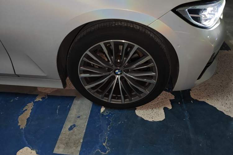 Used BMW 3 Series 2020 325Li First Edition Right Front Wheel Hub
