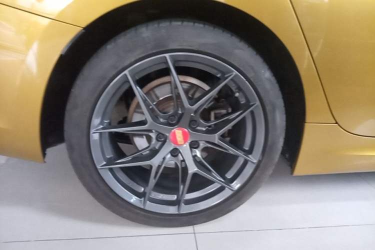 Used BMW 3 Series 2020 325Li M Sport Package Right Rear Wheel Hub