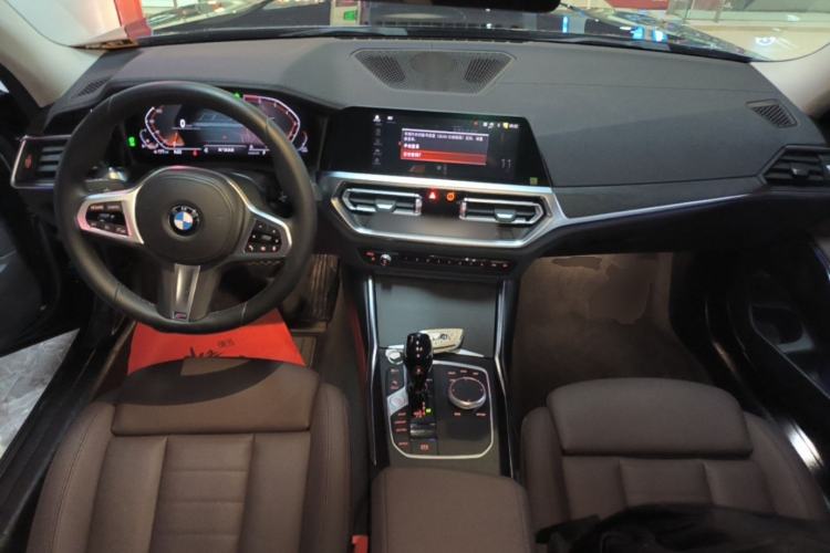 Used BMW 3 Series 2021 Second Facelift 325i M Sport Package Center Console