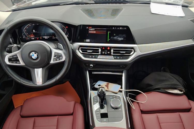 Used BMW 3 Series 2021 325Li M Sport Shadowline Package Center Console