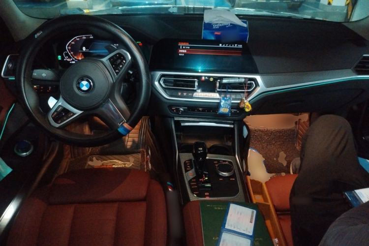 Used BMW 3 Series 2021 325Li M Sport Shadowline Package Center Console