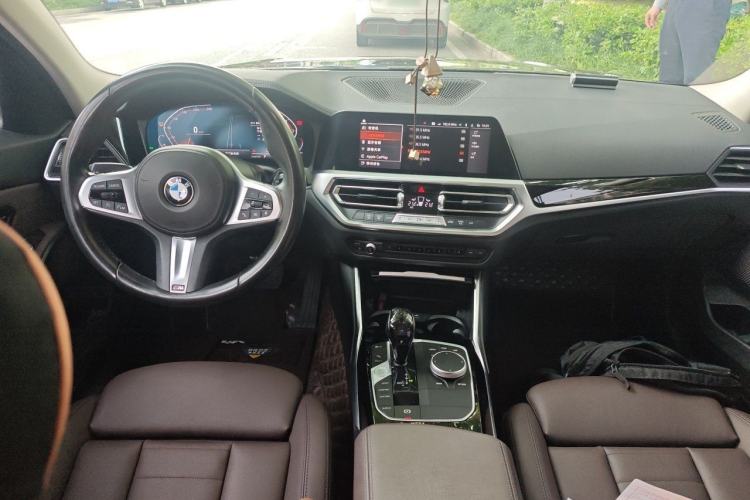 Used BMW 3 Series 2021 Facelifted 320Li M Sport Package Center Console
