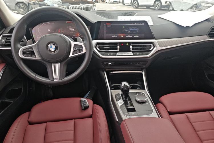 Used BMW 3 Series 2021 325i M Sport Night Edition package Center Console