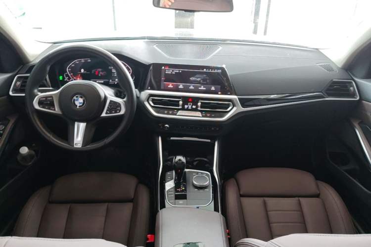 Used BMW 3 Series 2021 Facelifted 320Li M Sport Package Center Console