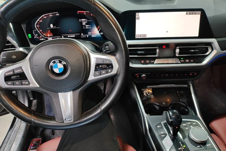 Used BMW 3 Series 2021 Second Facelift 325i M Sport Package Center Console