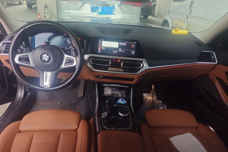 Used BMW 3 Series 2021 325i M Sport Night Edition package Center Console