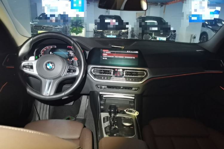 Used BMW 3 Series 2021 330i M Sport Night Edition Center Console