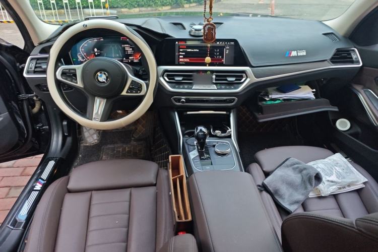 Used BMW 3 Series 2021 325i M Sport Package Center Console