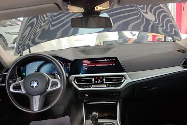 Used BMW 3 Series 2021 325Li M Sport Shadowline Package Center Console