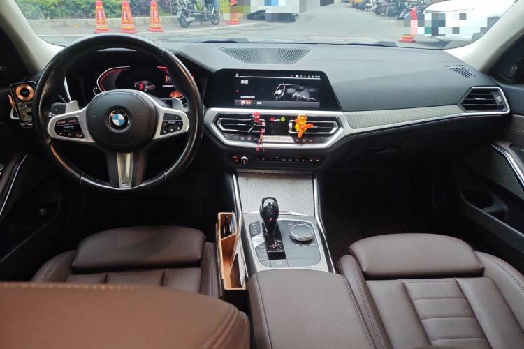 Used BMW 3 Series 2021 325i M Sport Night Edition package Center Console