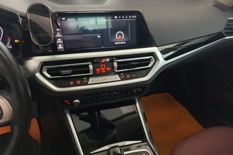 Used BMW 3 Series 2021 320Li M Sport Package Center Console