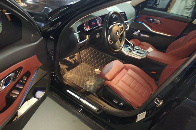 Used BMW 3 Series 2021 325i M Sport Night Edition package Driver Seat