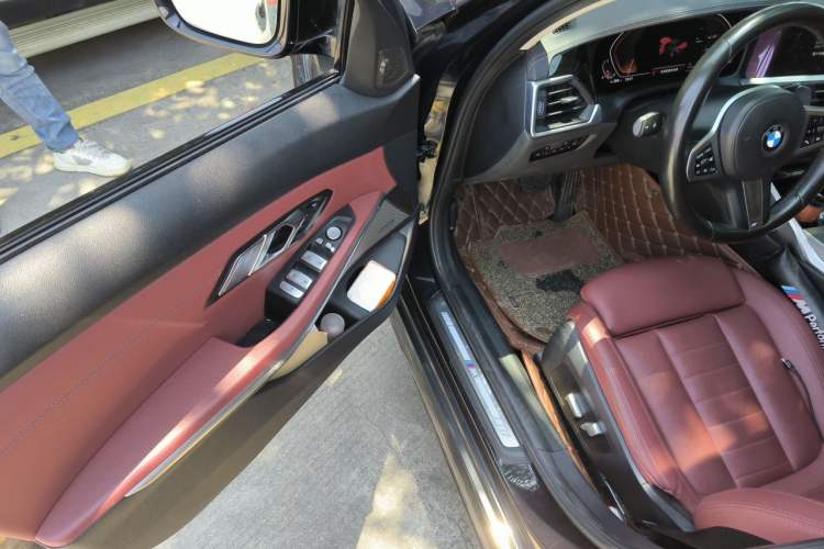 Used BMW 3 Series 2021 325Li M Sport Shadowline Package Driver Seat