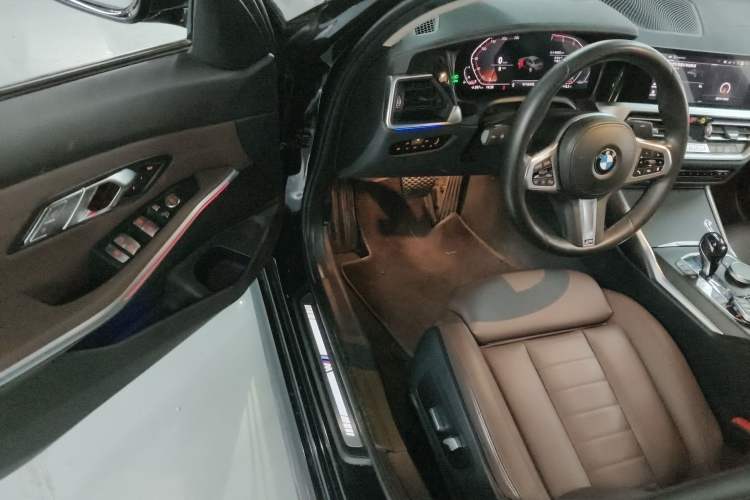 Used BMW 3 Series 2021 325i M Sport Package Driver Seat
