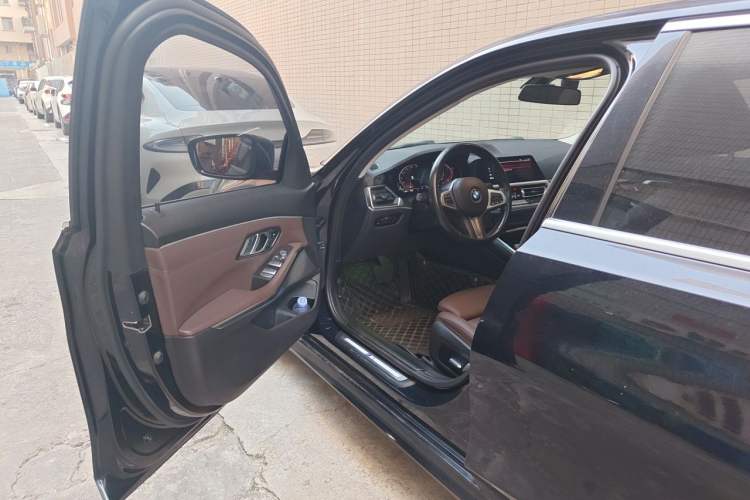 Used BMW 3 Series 2021 Facelifted 320Li M Sport Package Driver Seat