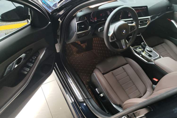 Used BMW 3 Series 2021 Second Facelift 325Li M Sport Package Driver Seat