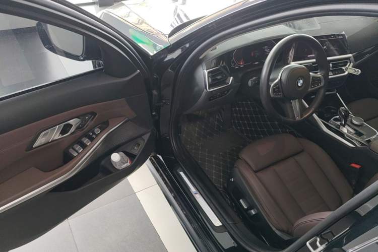 Used BMW 3 Series 2021 Facelifted 320Li M Sport Package Driver Seat