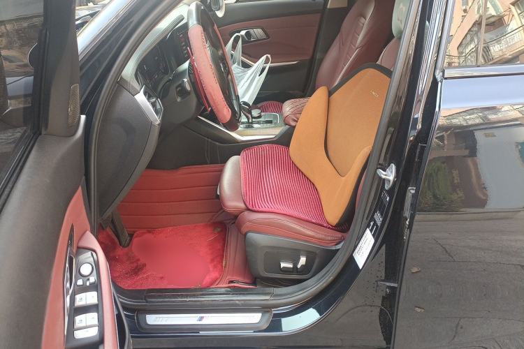 Used BMW 3 Series 2021 325i M Sport Night Edition package Driver Seat