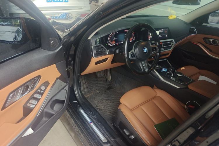 Used BMW 3 Series 2021 325i M Sport Night Edition package Driver Seat