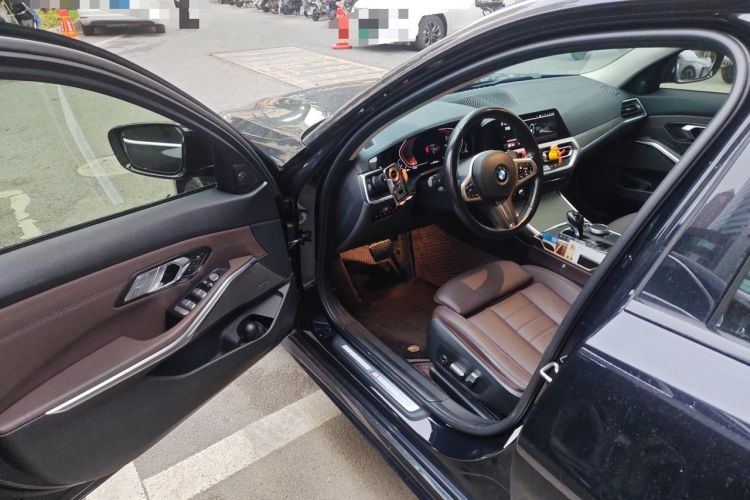 Used BMW 3 Series 2021 325i M Sport Night Edition package Driver Seat