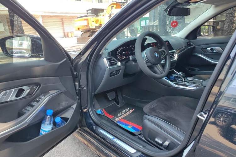 Used BMW 3 Series 2021 Second Facelift 325Li M Sport Package Driver Seat