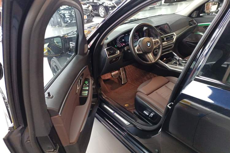 Used BMW 3 Series 2021 Second Facelift 325Li M Sport Night Edition Package Driver Seat