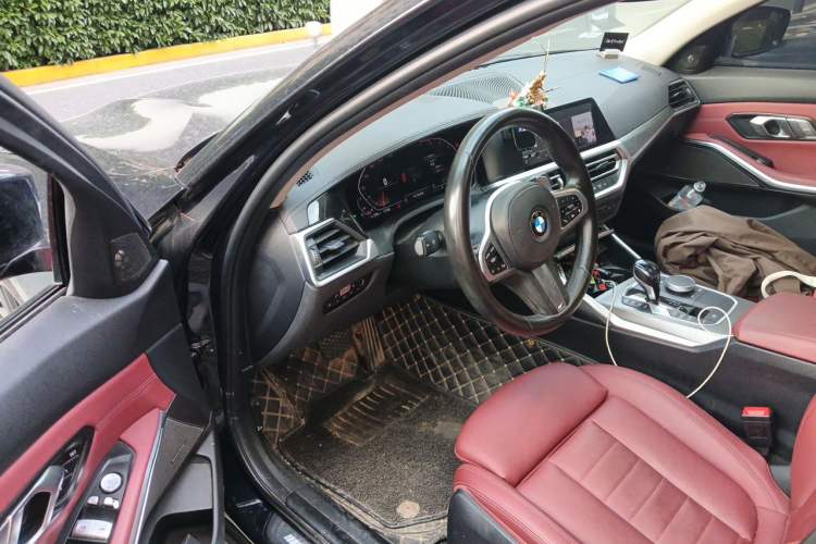 Used BMW 3 Series 2021 325i M Sport Night Edition package Driver Seat